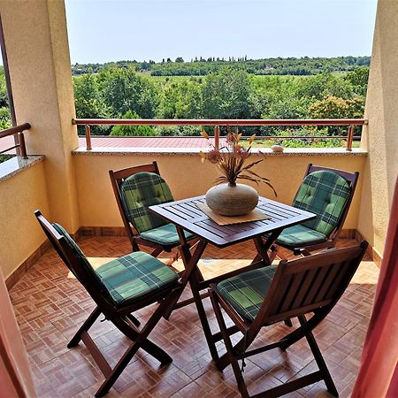 Apartments Fantazija Ровинь Экстерьер фото